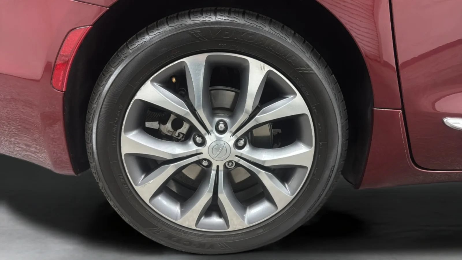 Used 2017 Chrysler Pacifica Limited FWD image 29