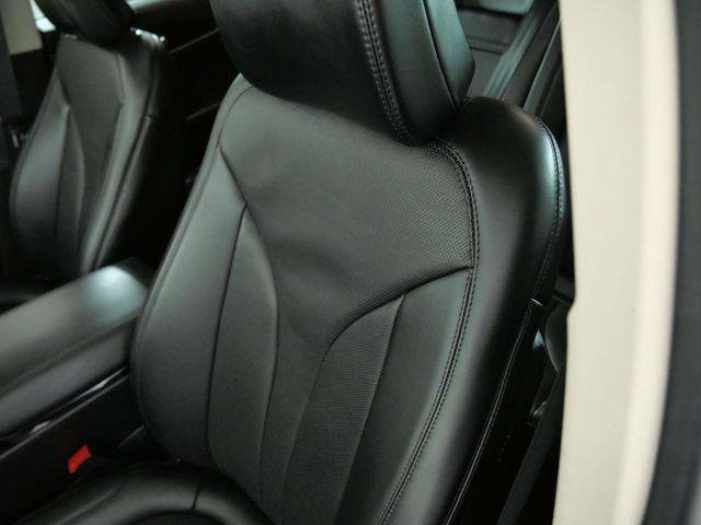 Used 2023 Lincoln Nautilus Reserve w/ Luxury Package AWD/4WD image 11