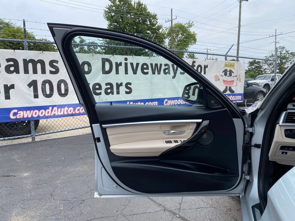 Used 2016 BMW 330e RWD image 12