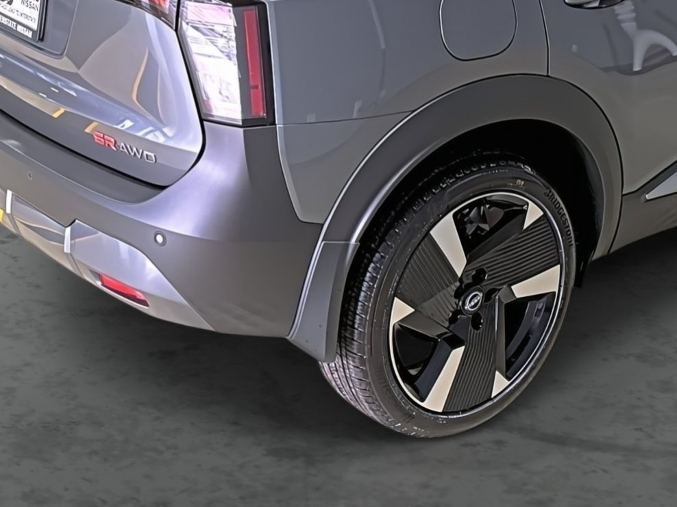 New 2026 Nissan Kicks SR w/ SR Premium Package AWD/4WD image 13