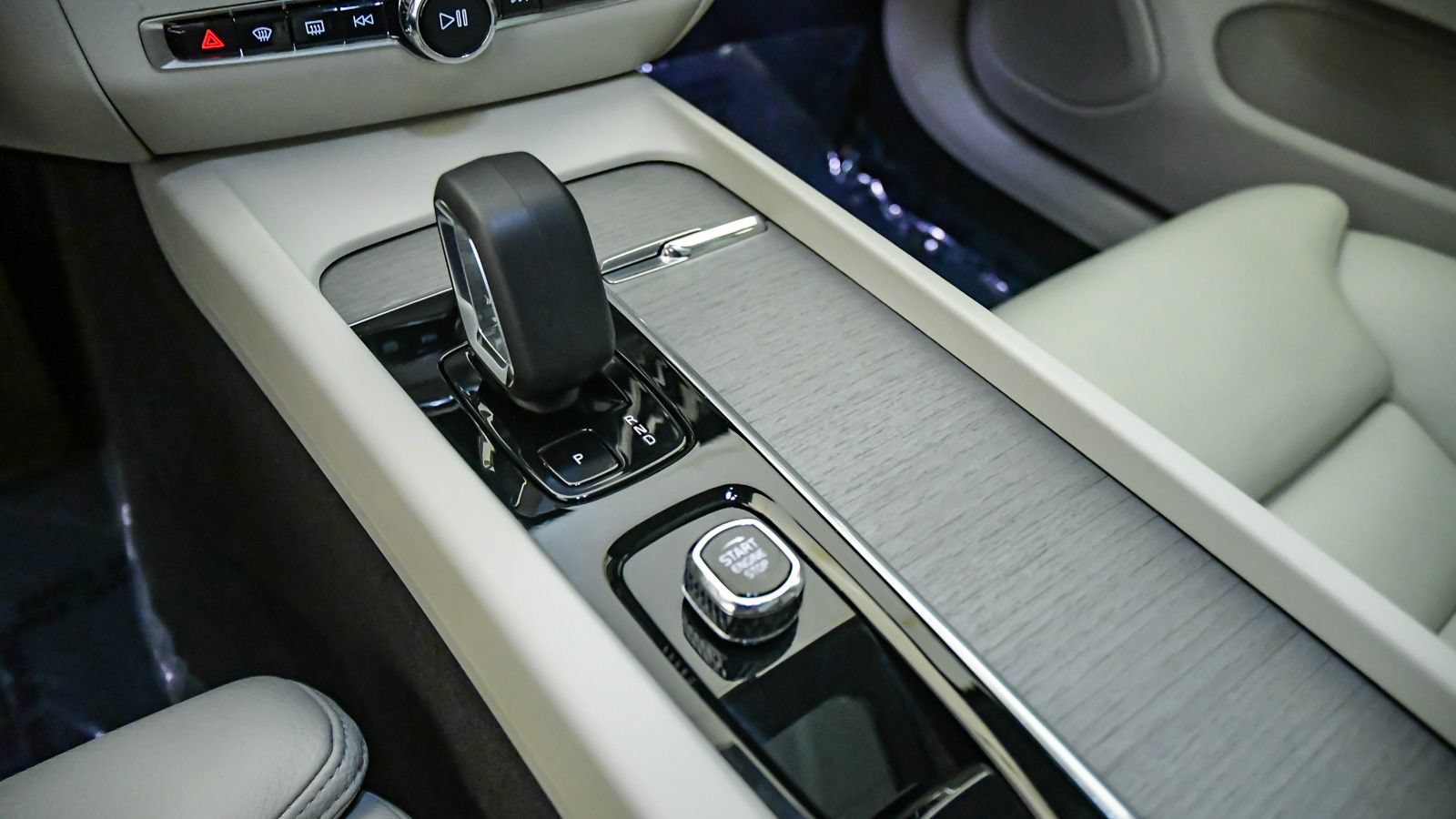 Certified 2023 Volvo S60 B5 Ultimate w/ Climate Package FWD image 20