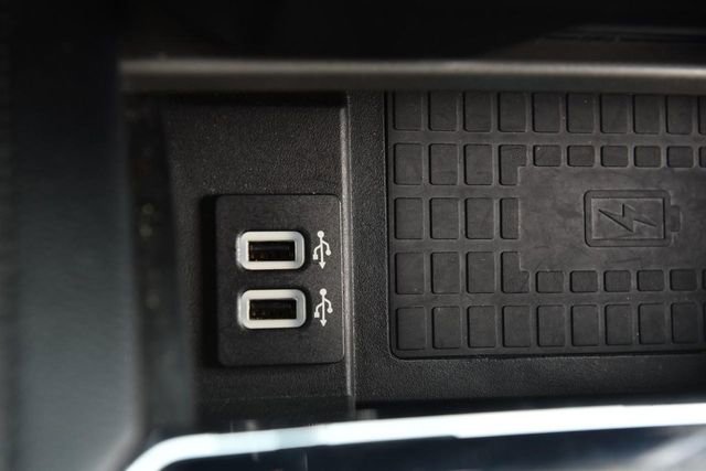 Used 2019 Ford Expedition XLT w/ Equipment Group 202A AWD/4WD image 18