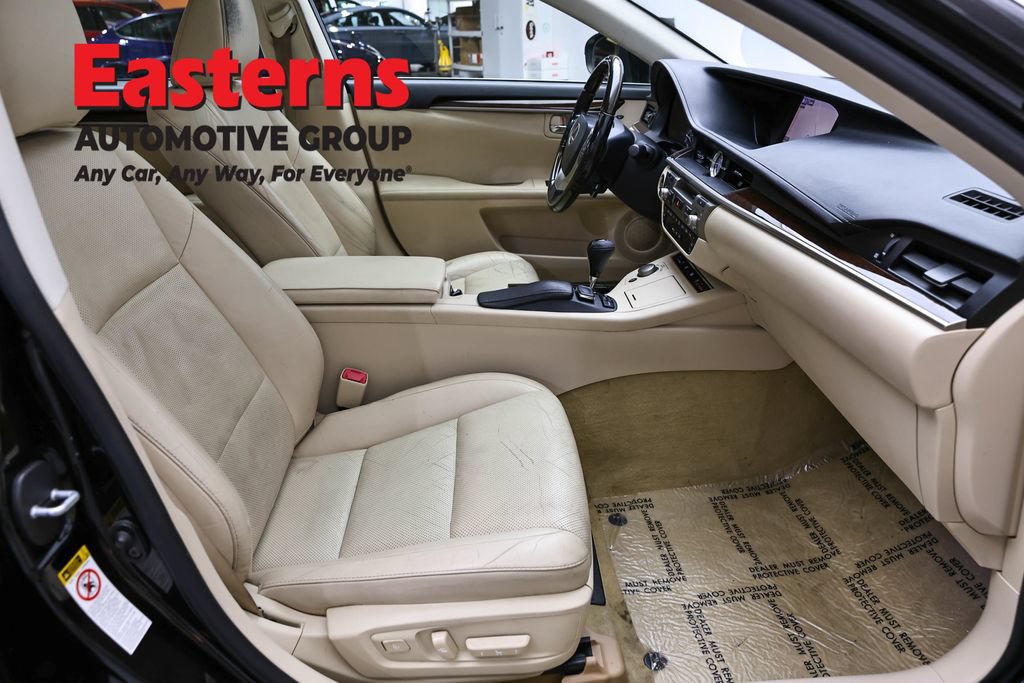 Used 2015 Lexus ES 350 w/ Luxury Package FWD image 28