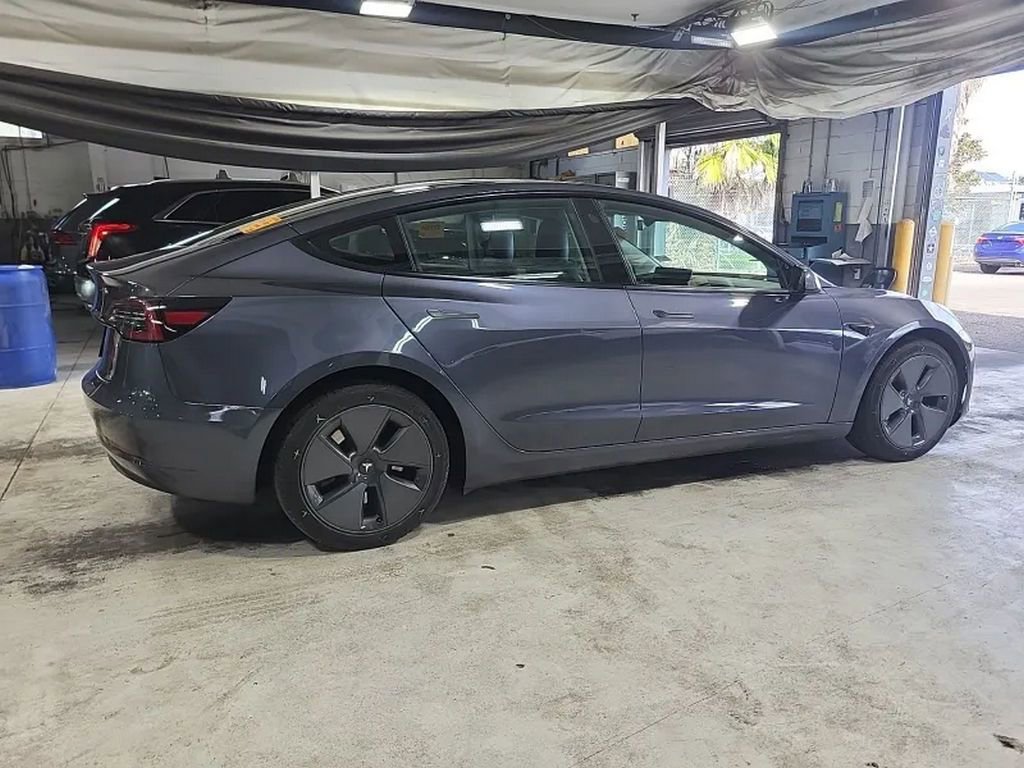 Used 2023 Tesla Model 3 Standard Range image 4