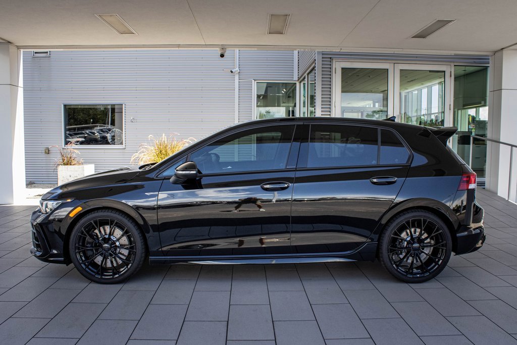Used 2025 Volkswagen Golf R Black Edition image 11