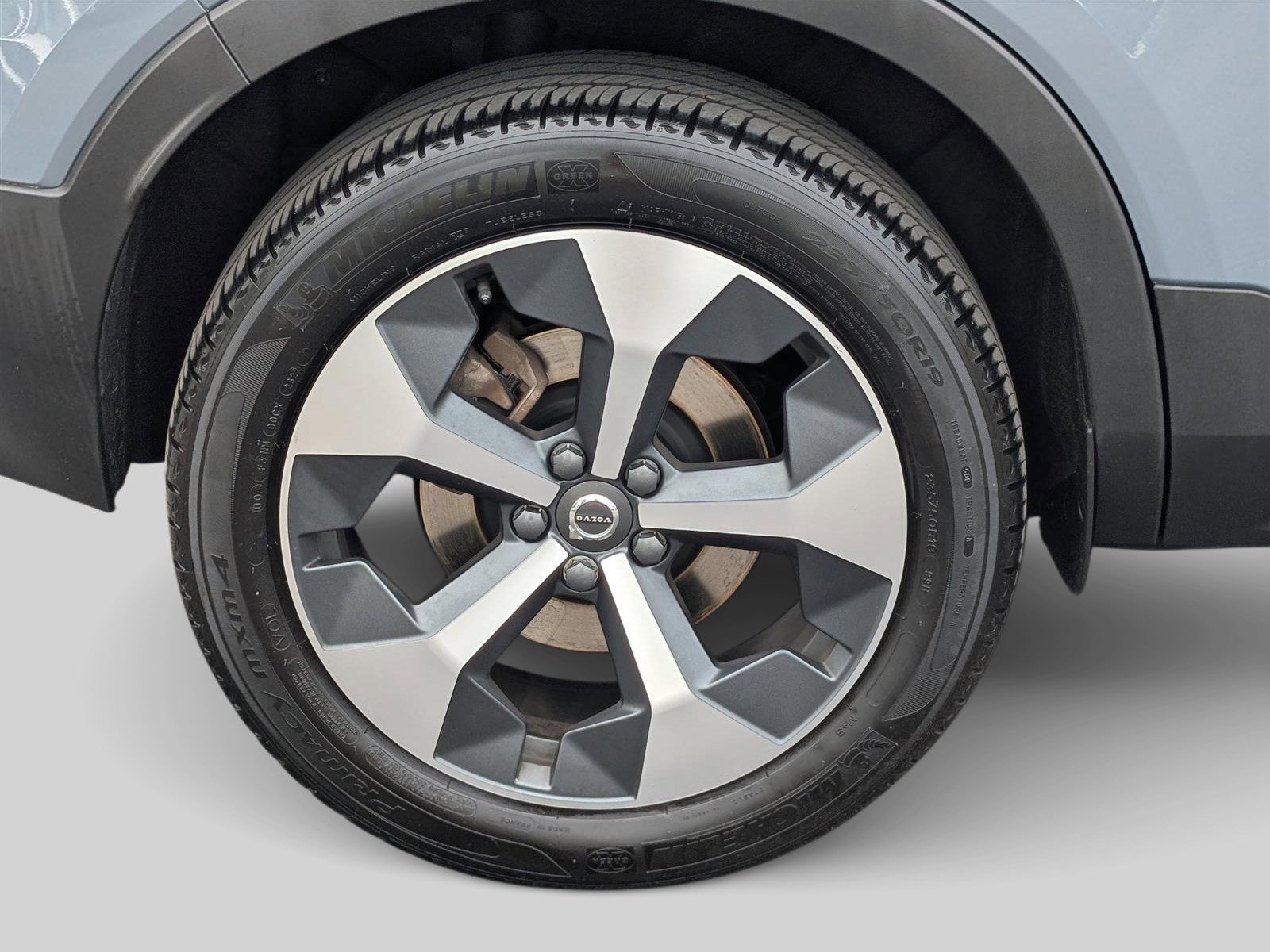 Used 2023 Volvo XC40 B5 Ultimate image 11