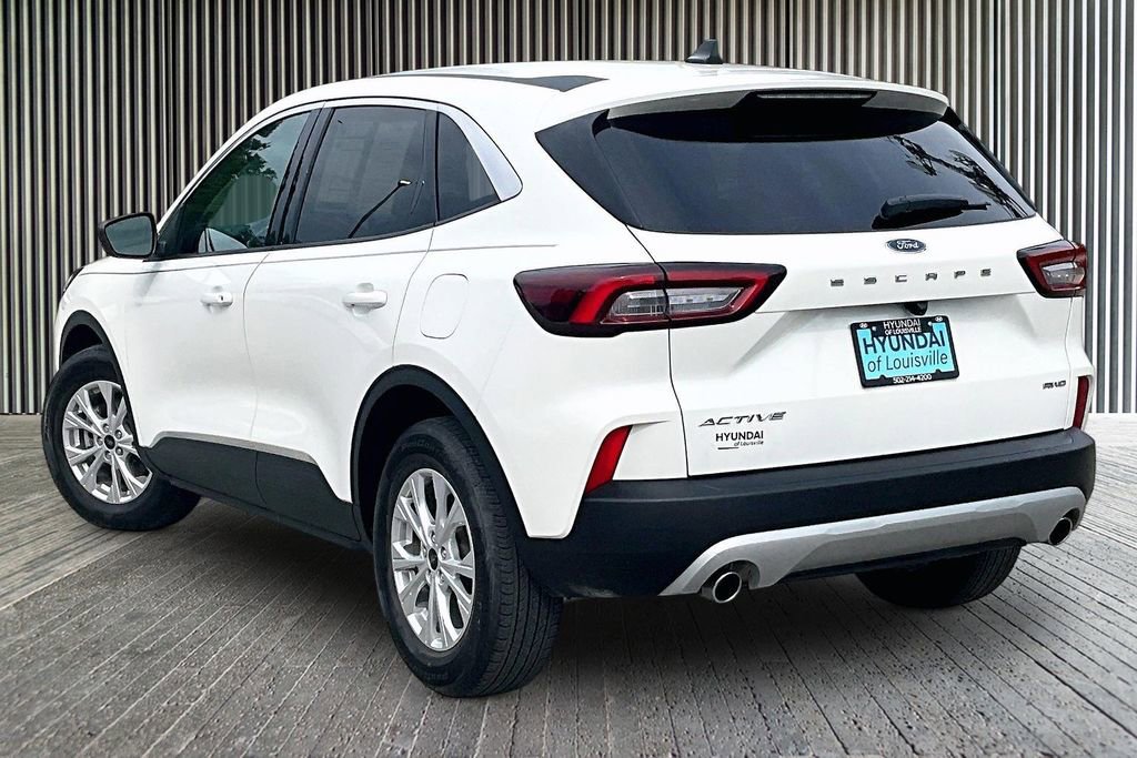 Used 2023 Ford Escape Active AWD/4WD image 3