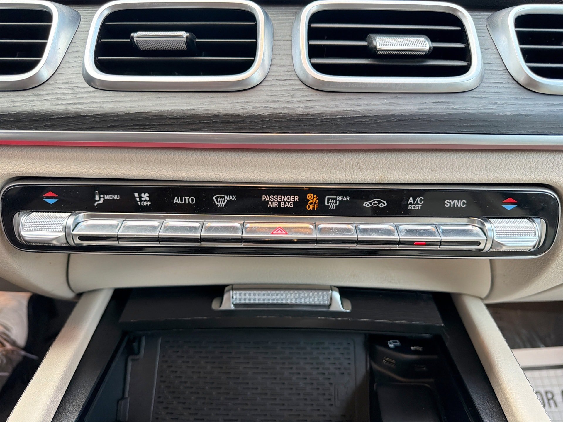 Used 2020 Mercedes-Benz GLS 450 4MATIC image 17