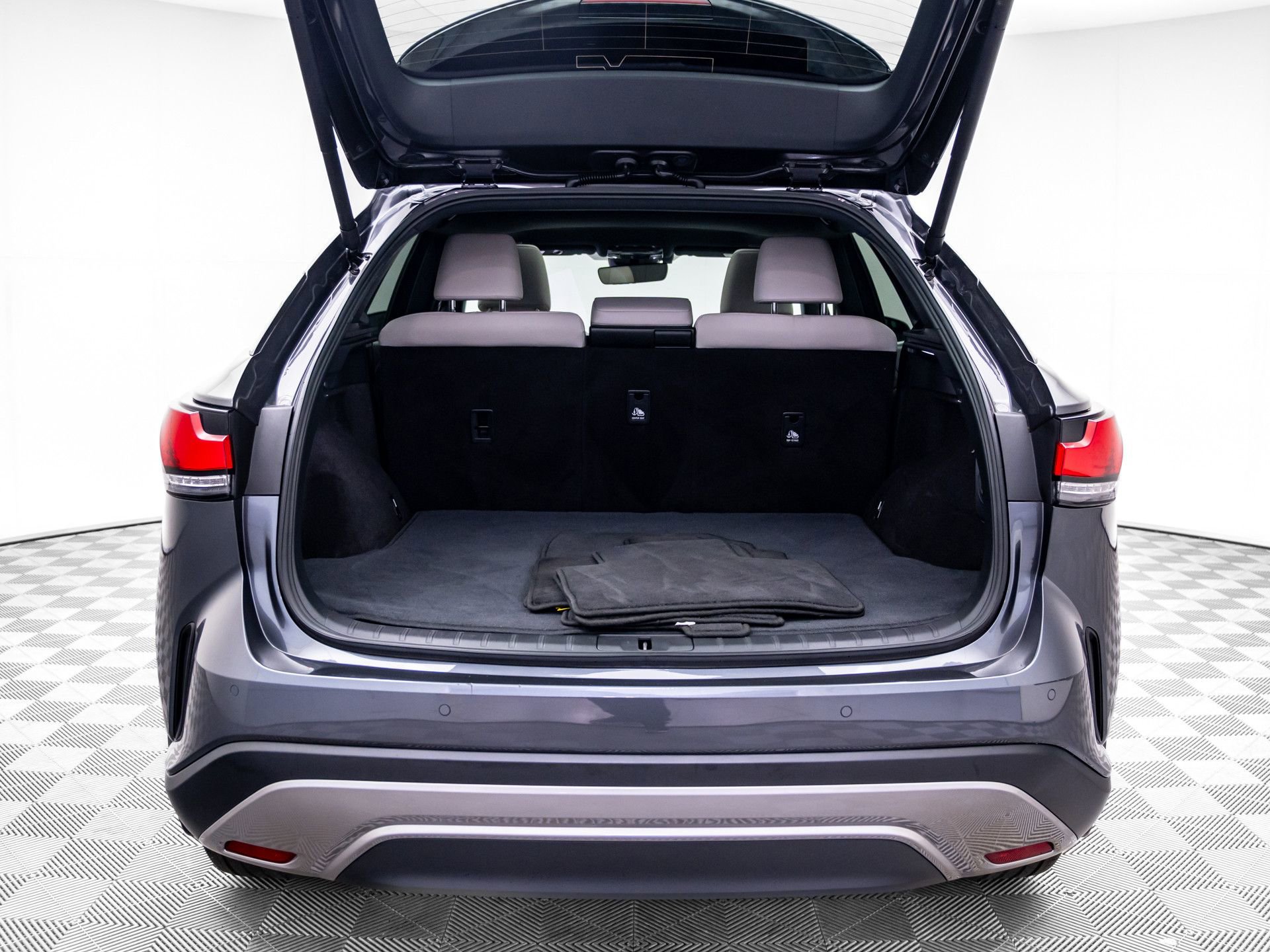 Used 2024 Lexus RX 350 Premium w/ Accessory Package (Z1) AWD/4WD image 31