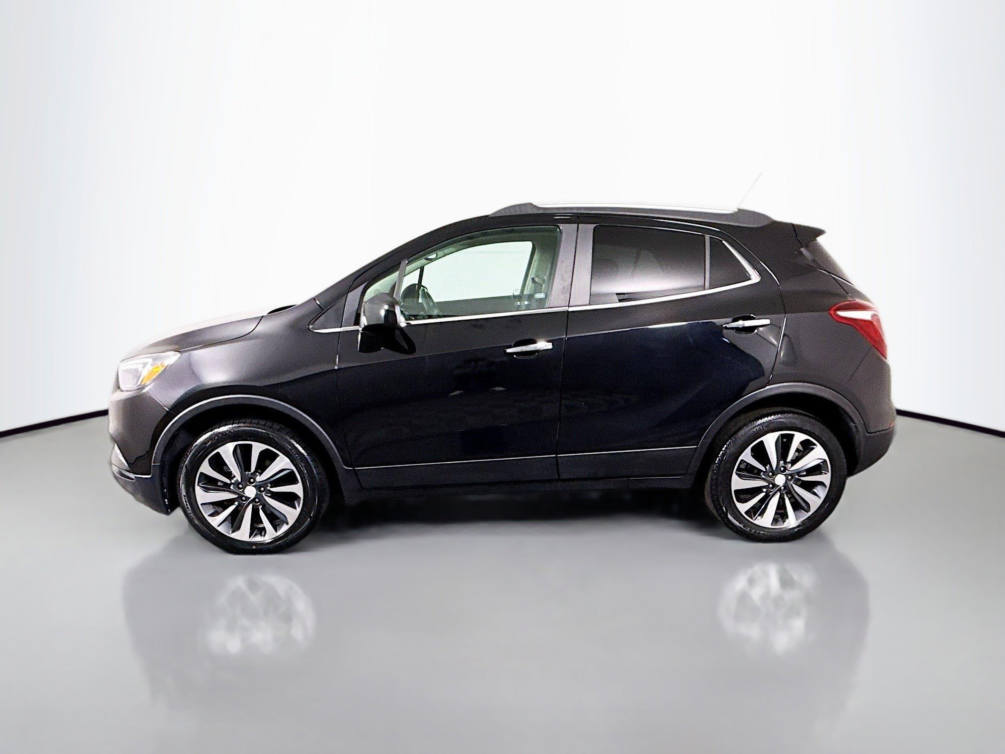 Used 2021 Buick Encore Preferred AWD/4WD image 6
