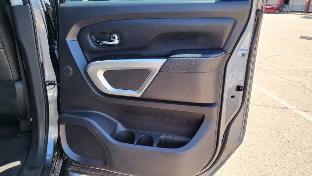 Used 2016 Nissan Titan SV AWD/4WD image 19