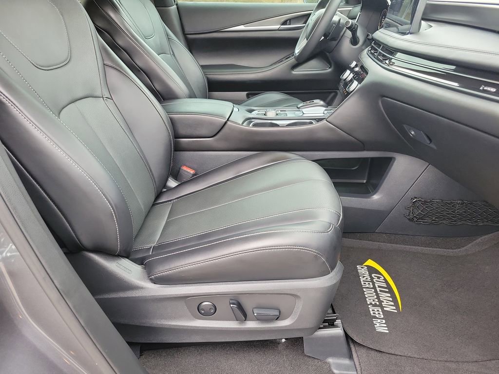 Used 2023 INFINITI QX60 Luxe w/ Cargo Package image 40