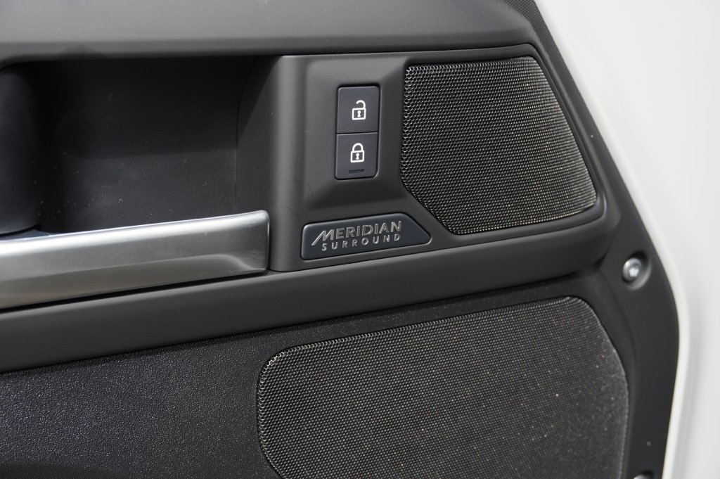 New 2026 Land Rover Defender 110 X-Dynamic SE AWD/4WD image 11