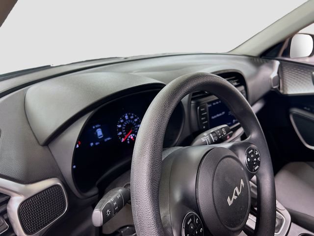 Certified 2022 Kia Soul LX image 9