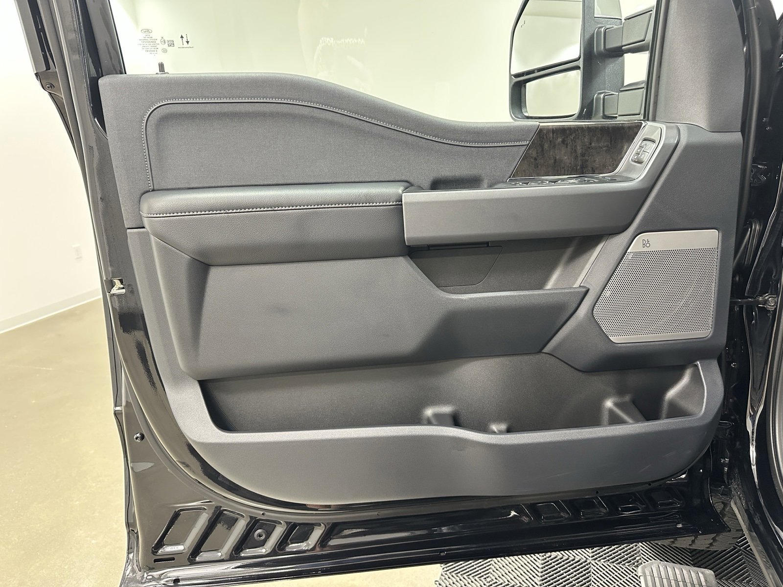 New 2025 Ford F250 Lariat w/ Lariat Ultimate Package image 12