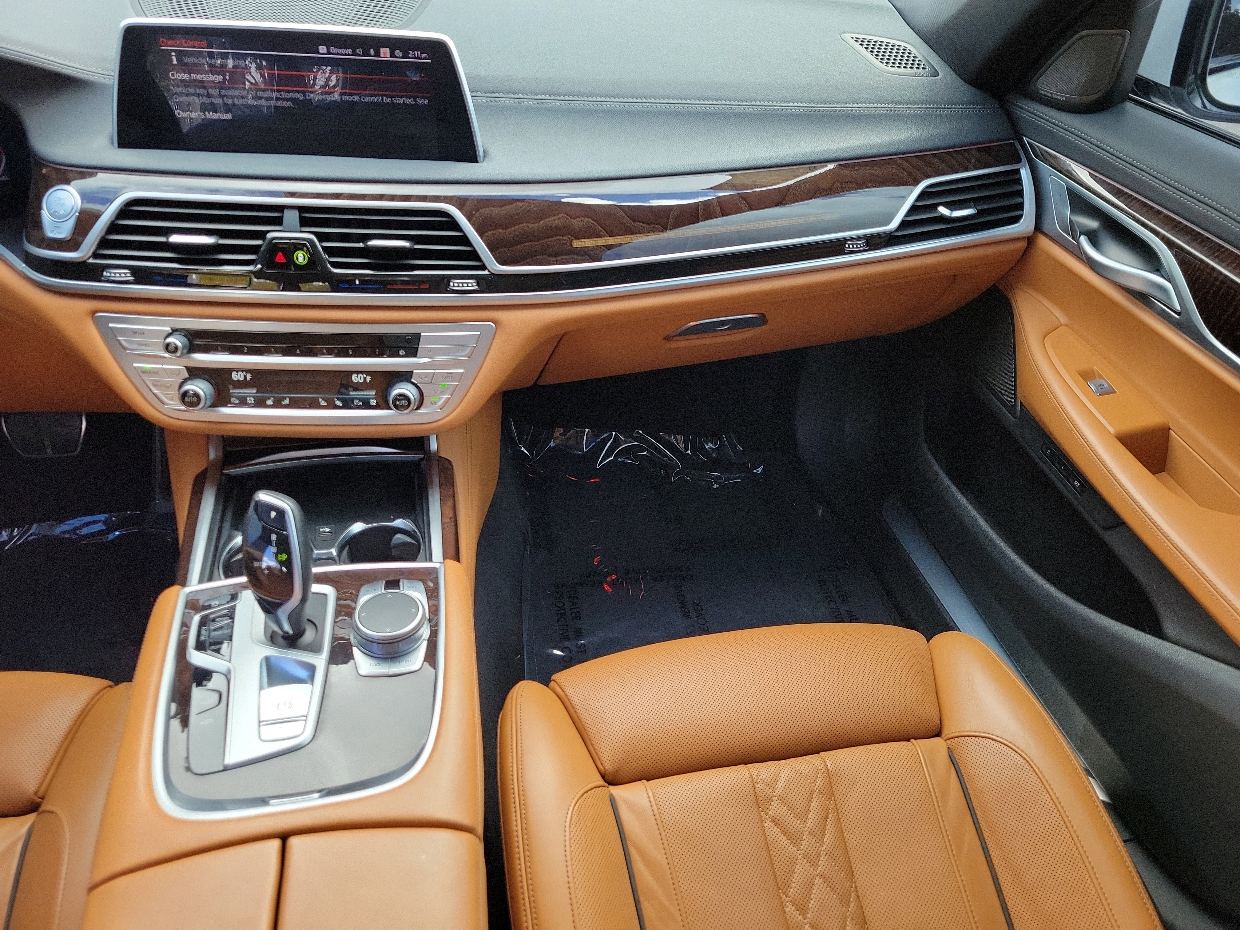 Used 2022 BMW 750i xDrive w/ M Sport Package image 9