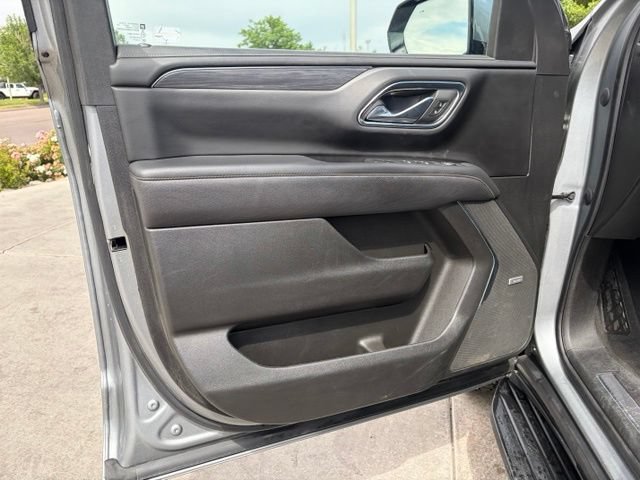 Used 2023 GMC Yukon XL SLT w/ SLT Luxury Package AWD/4WD image 9
