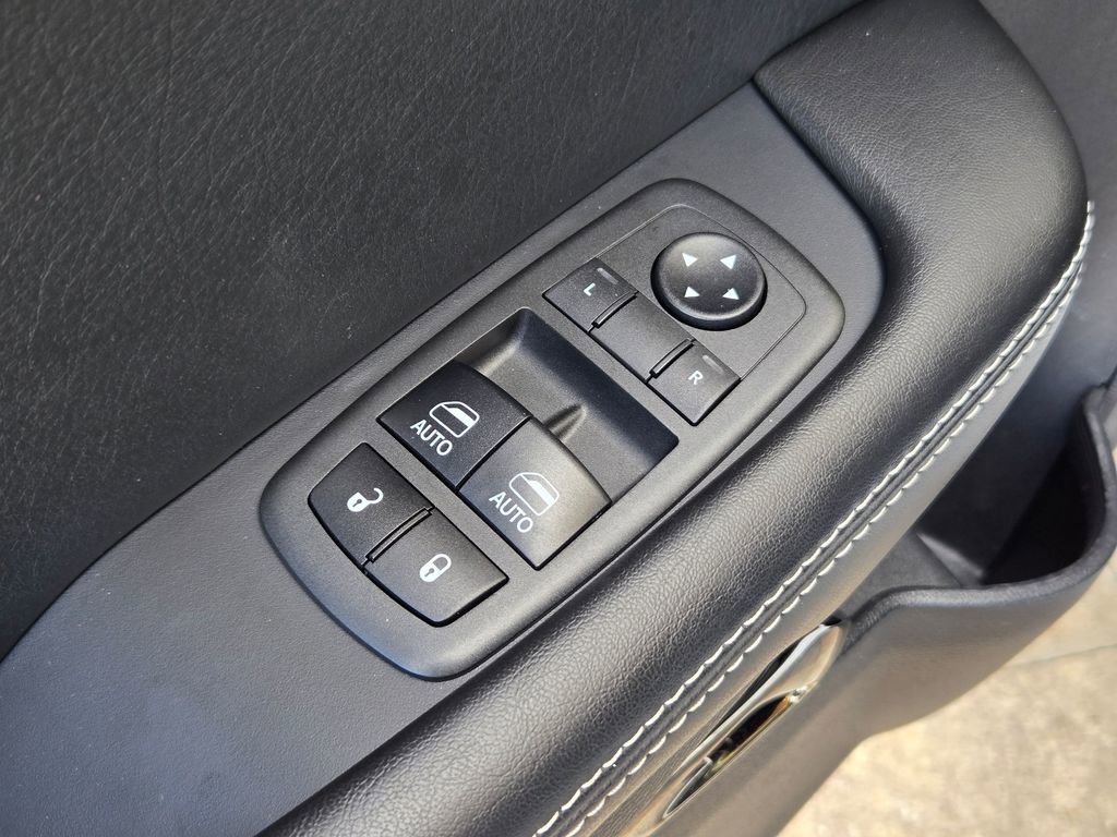 Used 2019 Dodge Challenger SRT Hellcat Redeye image 12