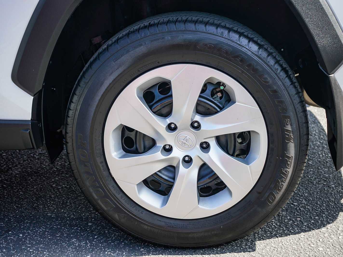 Used 2024 Toyota RAV4 LE image 10