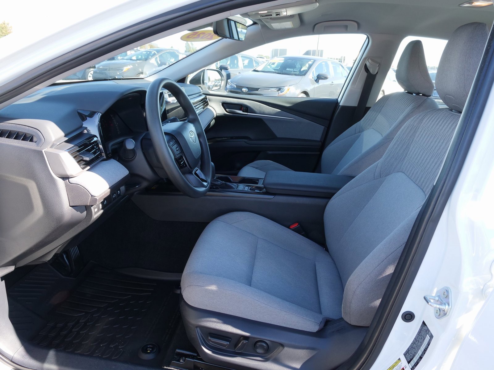 Used 2025 Toyota Camry LE image 16