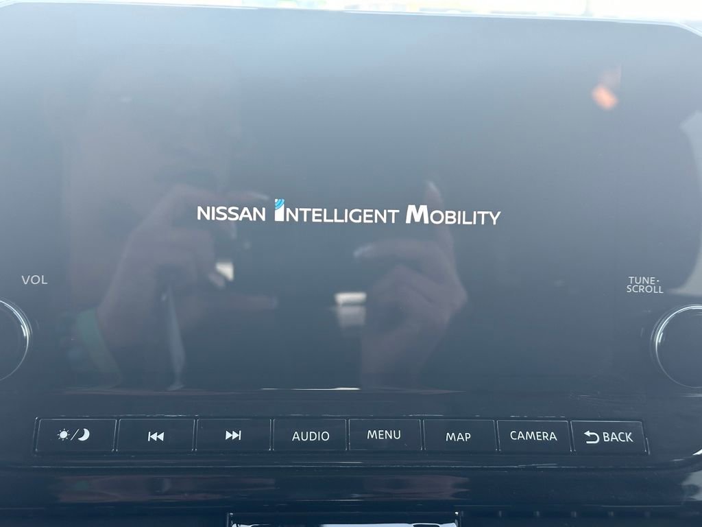 Used 2025 Nissan Pathfinder SL AWD/4WD image 25