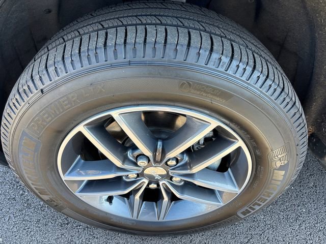 Used 2018 Jeep Grand Cherokee Limited image 36