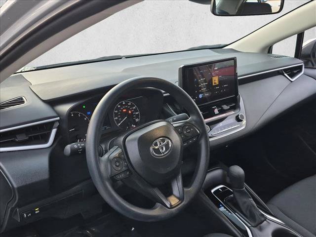 Used 2025 Toyota Corolla LE FWD image 10