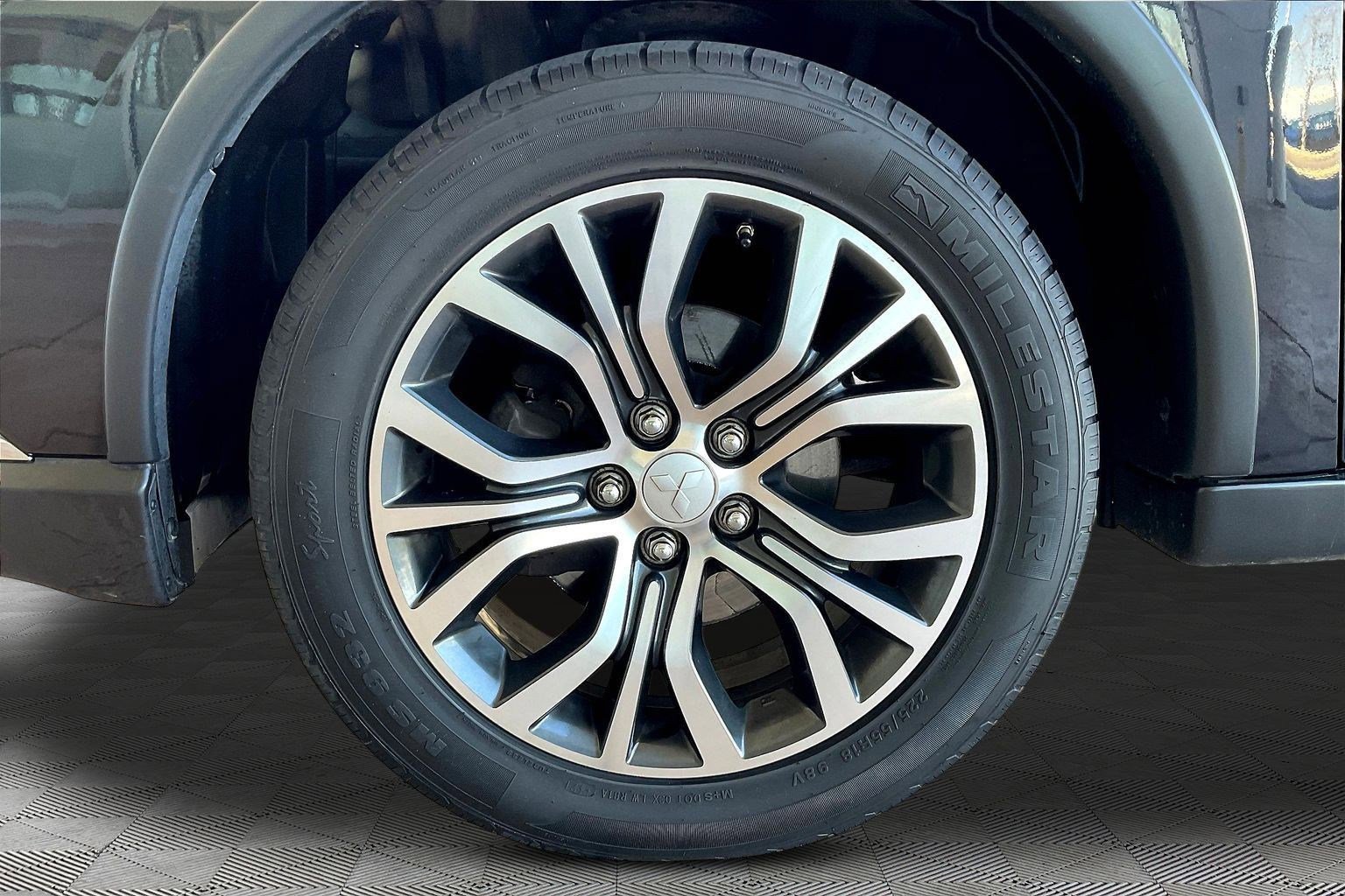 Used 2017 Mitsubishi Outlander SE image 31