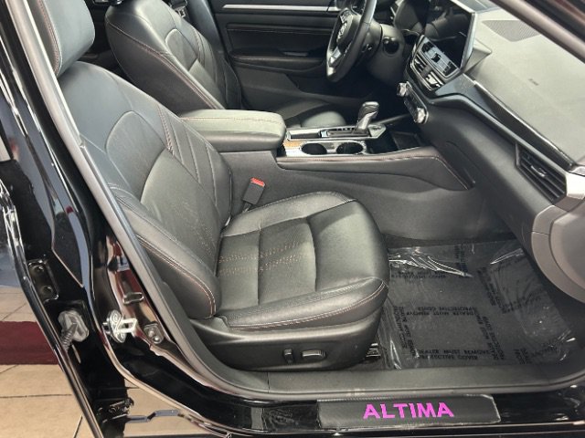 Used 2023 Nissan Altima 2.5 SR w/ SR Premium Package FWD image 11