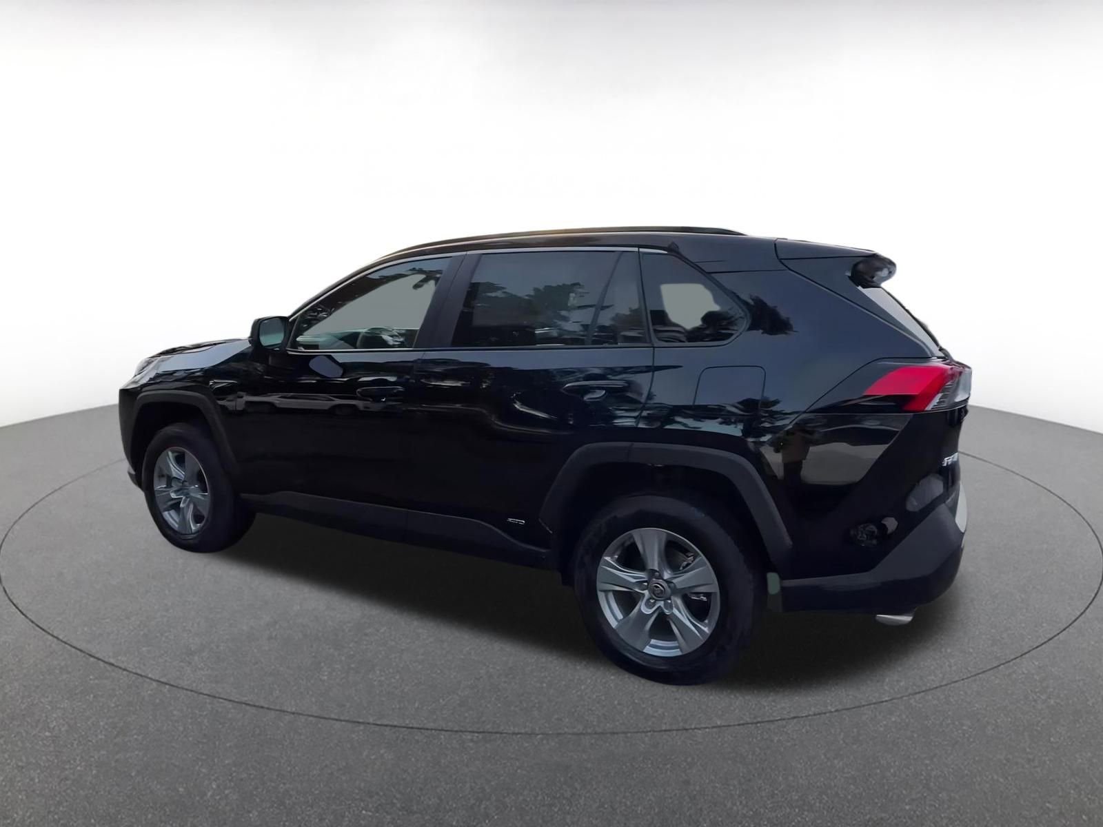 Used 2025 Toyota RAV4 LE image 10