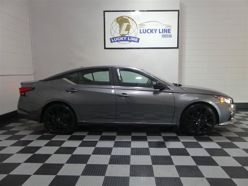 Used 2022 Nissan Altima 2.5 SR w/ Midnight Edition Package FWD image 6