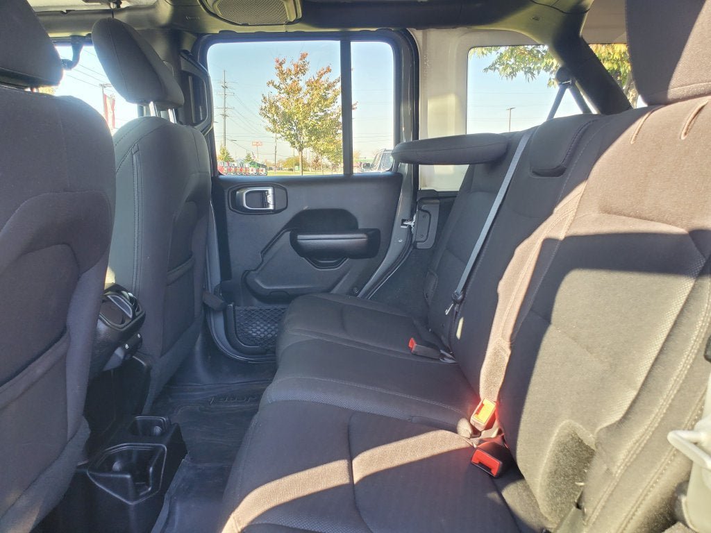 Used 2018 Jeep Wrangler Unlimited Sport S AWD/4WD image 25