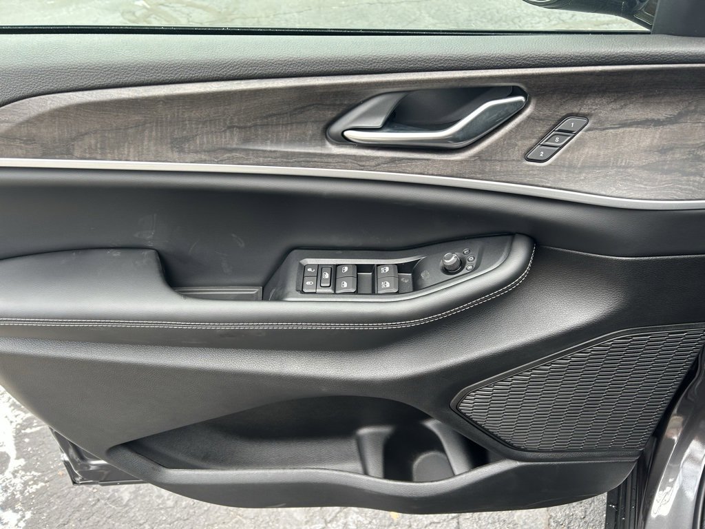 New 2025 Jeep Grand Cherokee L Limited image 4