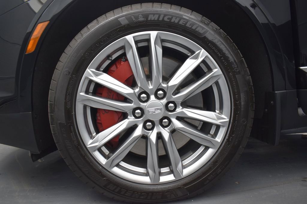 Used 2023 Cadillac XT5 Sportv w/ LPO, Floor Liner Package AWD/4WD image 9