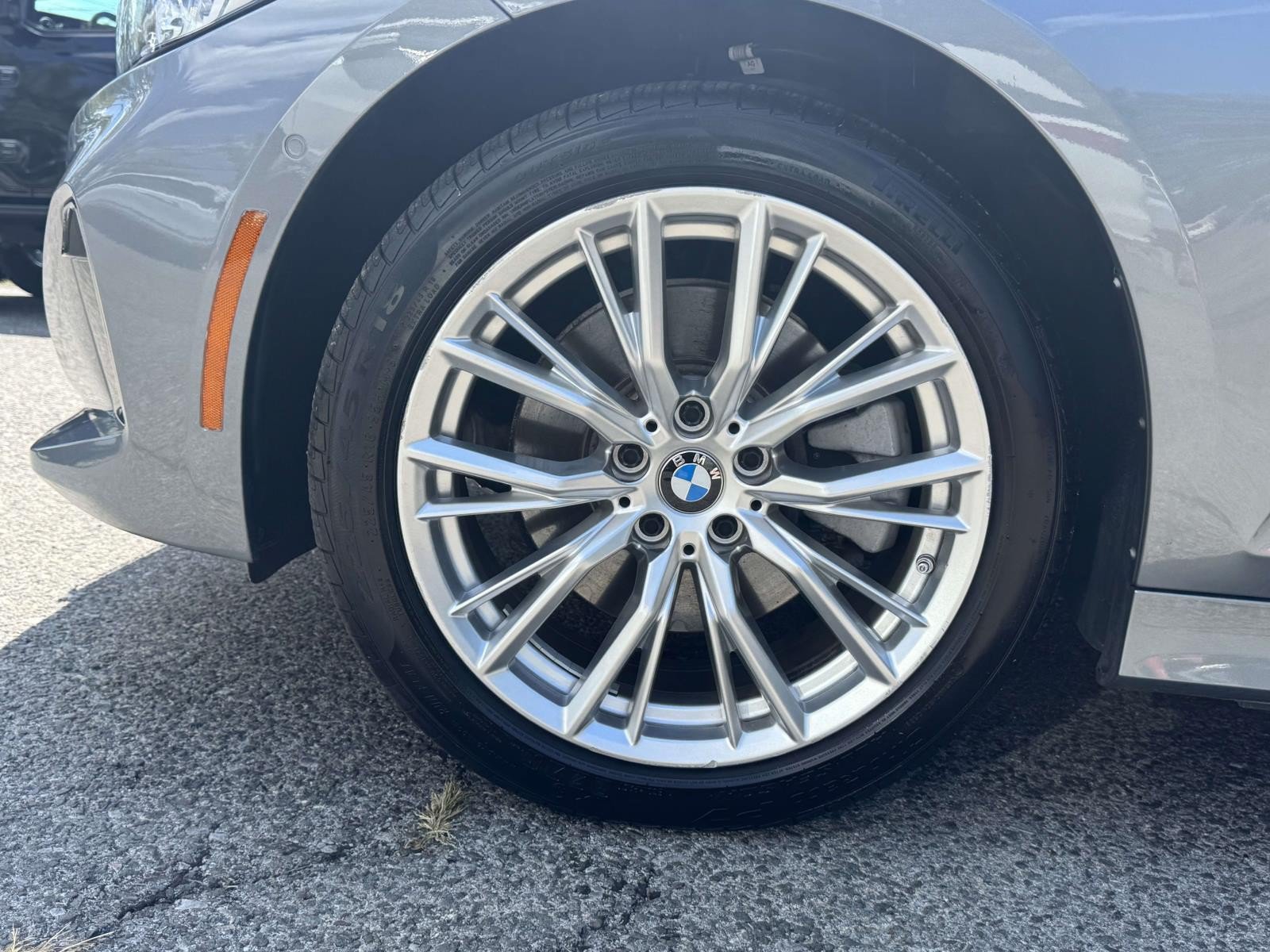 Used 2023 BMW 330i xDrive Sedan w/ Premium Package AWD/4WD image 9