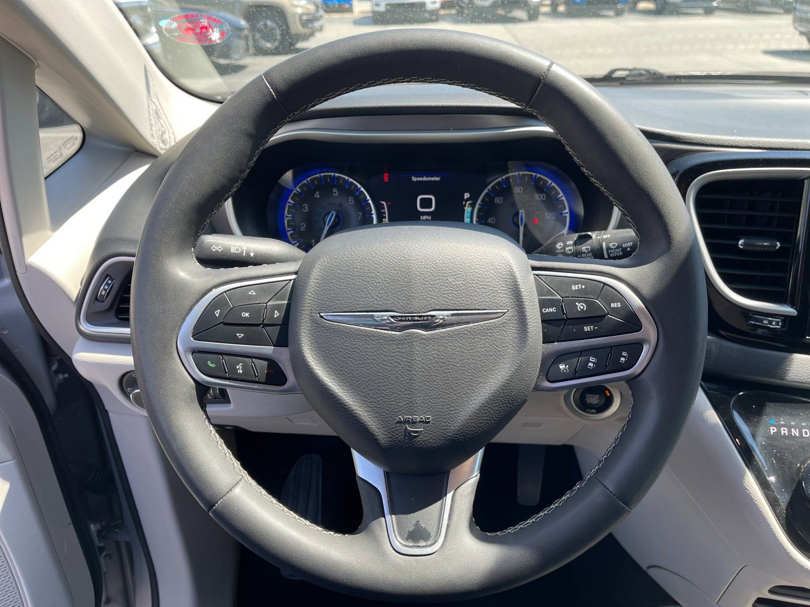 Used 2024 Chrysler Pacifica Touring-L image 26