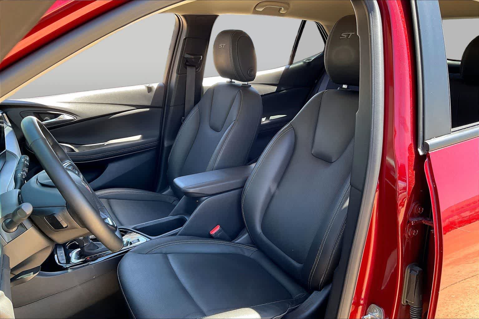 Used 2024 Buick Encore GX Sport Touring w/ Comfort Package FWD image 9