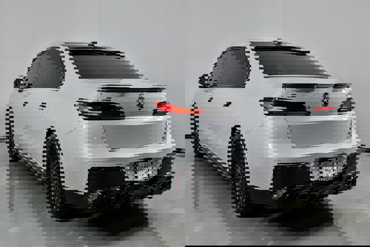 Used 2025 BMW 760i xDrive w/ Executive Package image 9