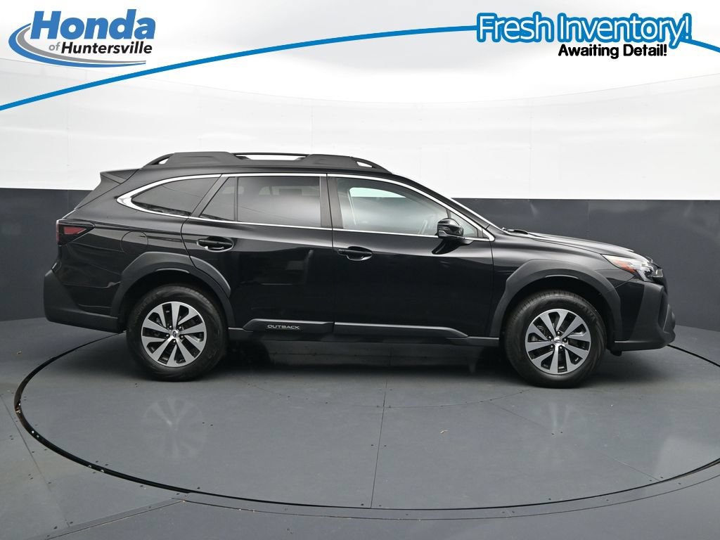 Used 2024 Subaru Outback Premium AWD/4WD image 11