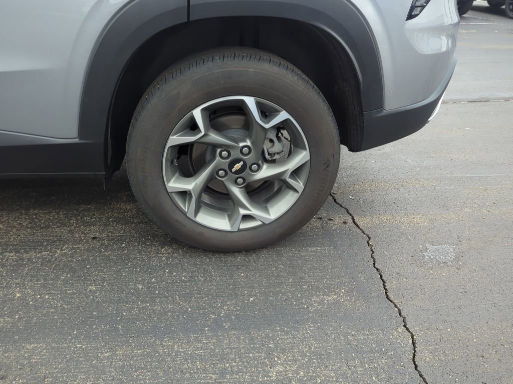 Certified 2024 Chevrolet Trax LT w/ Driver Confidence Package image 12