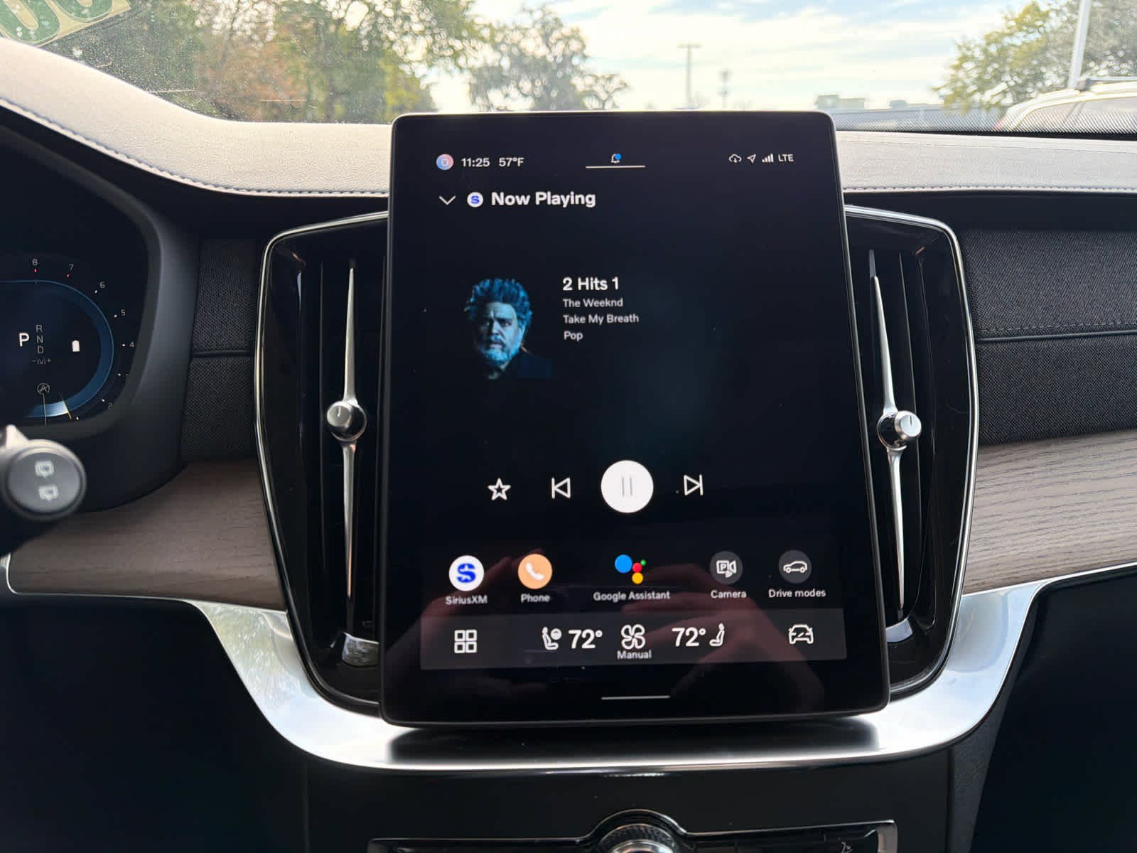 Certified 2025 Volvo XC90 B6 Plus image 64