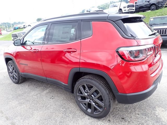 New 2026 Jeep Compass Limited w/ Sun, Sound & Navigation Group AWD/4WD image 3