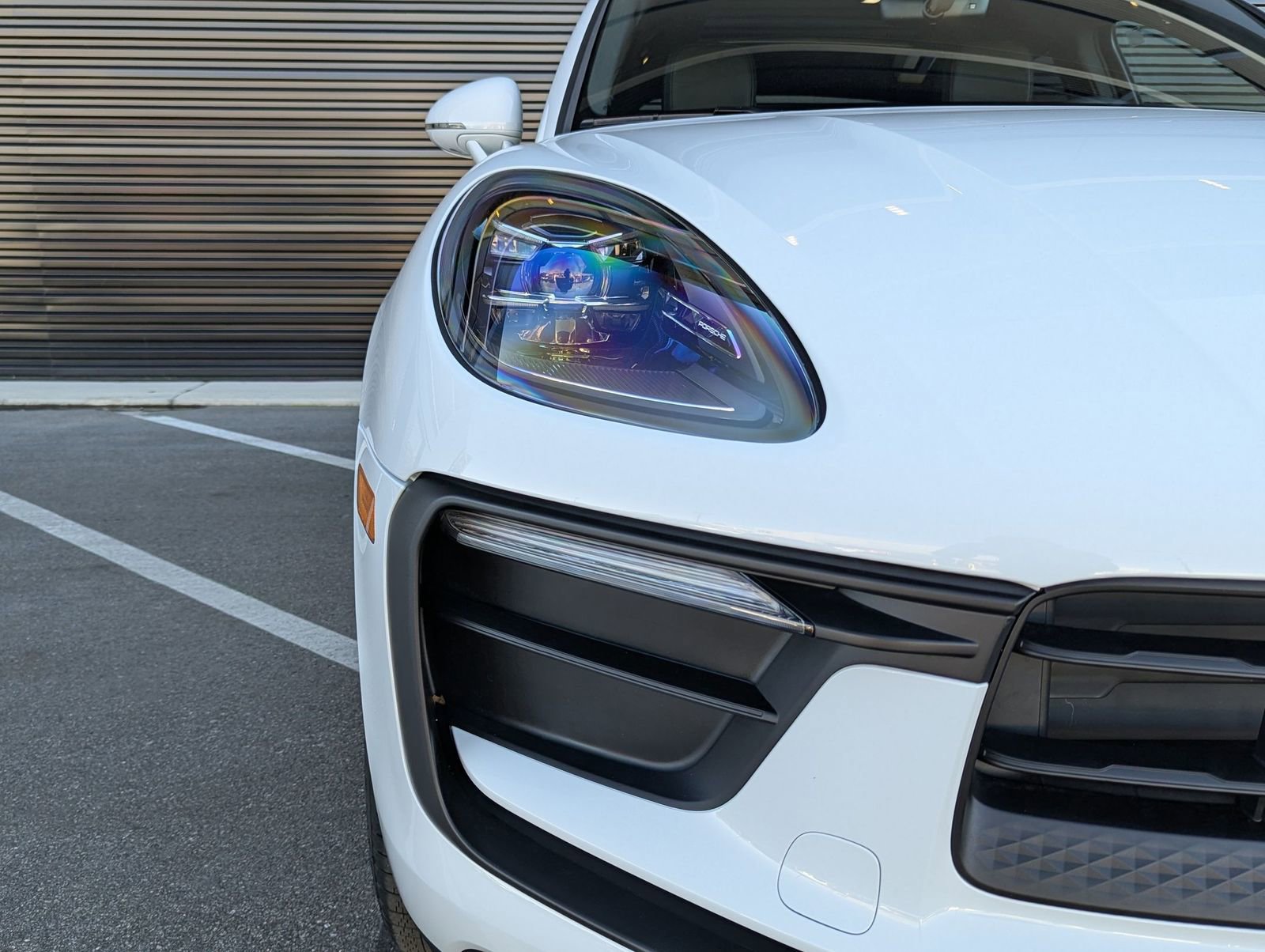 Certified 2025 Porsche Macan image 12