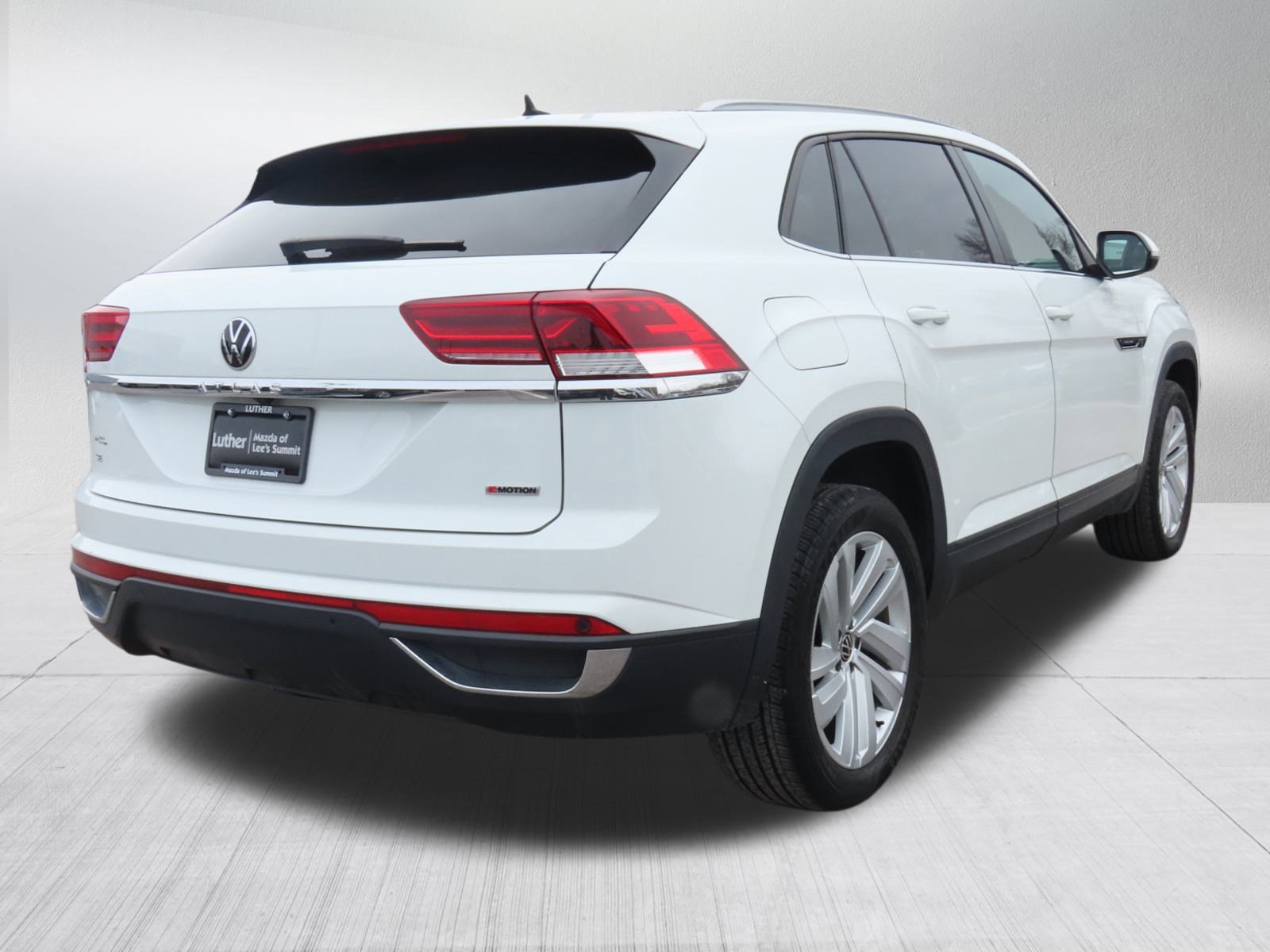 Used 2022 Volkswagen Atlas Cross Sport SE w/ Panoramic Sunroof Package image 7