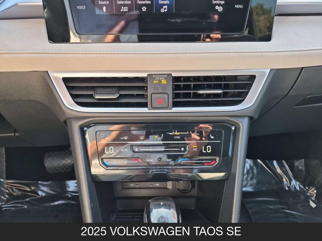 Used 2025 Volkswagen Taos SE FWD image 22