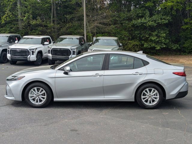 Used 2026 Toyota Camry LE FWD image 4