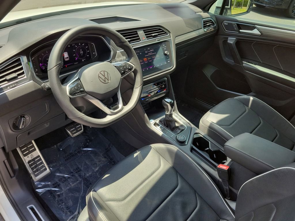 Used 2022 Volkswagen Tiguan SEL R-Line AWD/4WD image 24