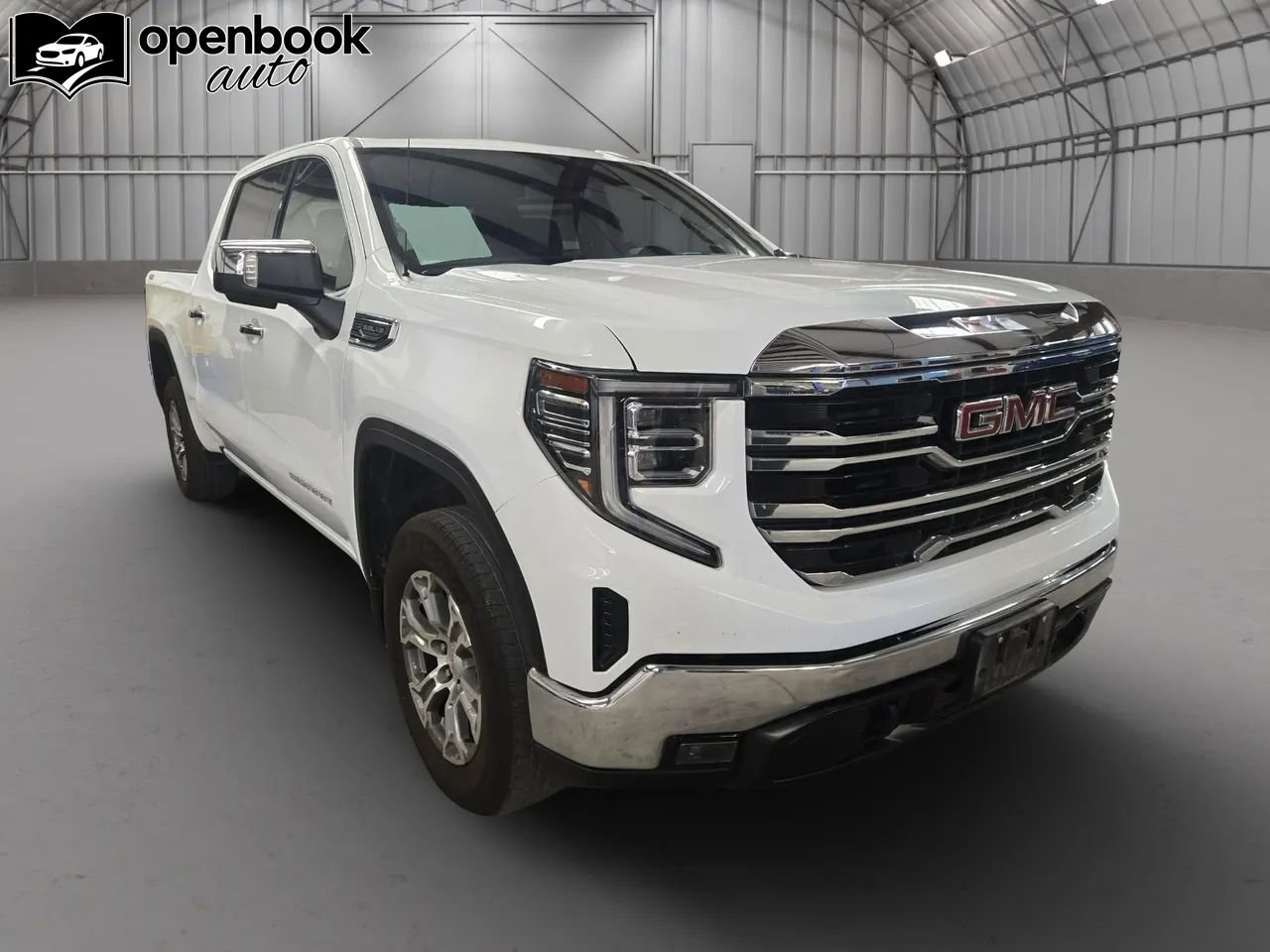 Used 2025 GMC Sierra 1500 SLT AWD/4WD image 3