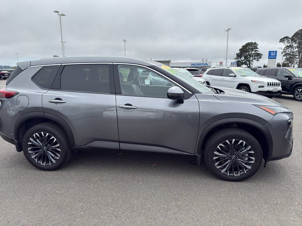 Used 2025 Nissan Rogue SL w/ Tech Package AWD/4WD image 26