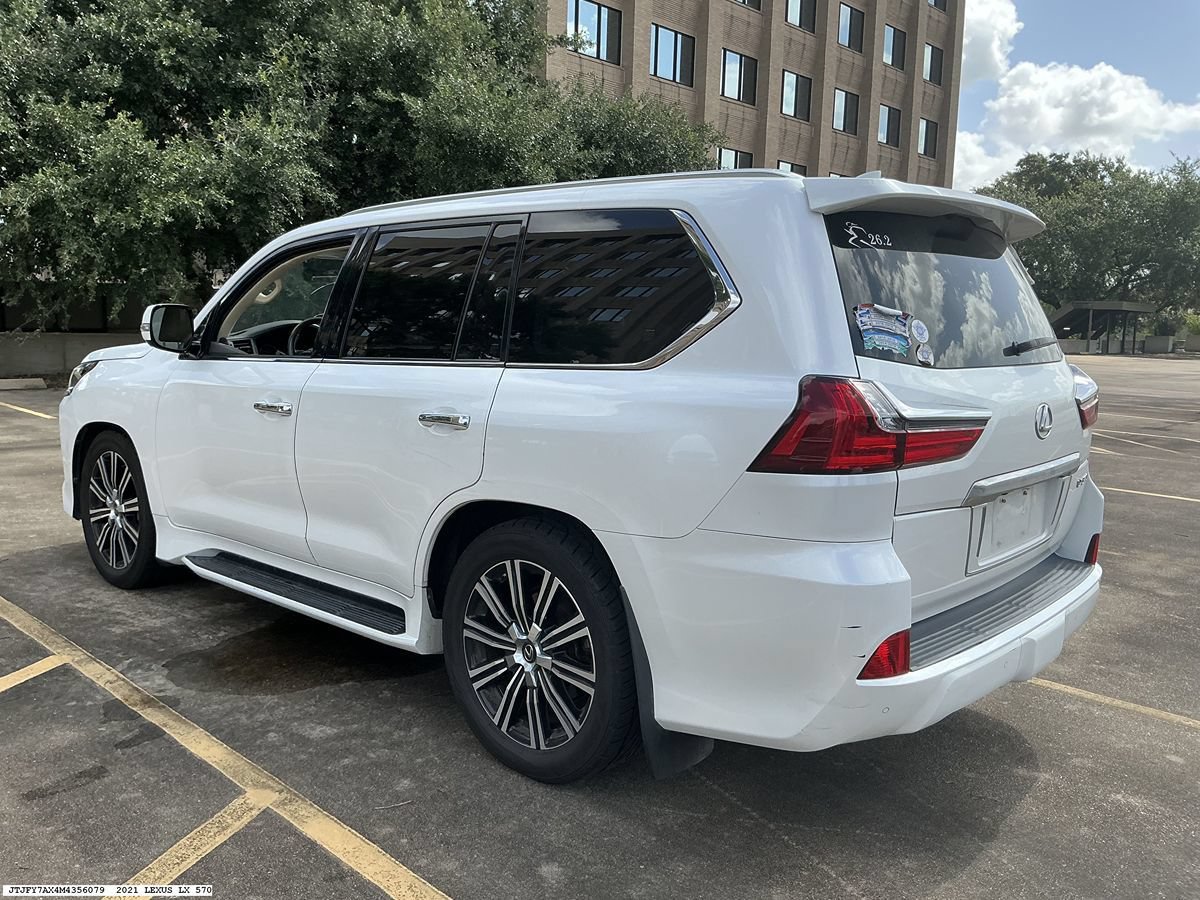 Used 2021 Lexus LX 570 4WD w/ Luxury Package image 5